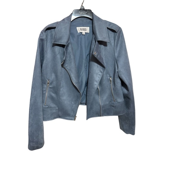 BB Dakota by Steve Madden Jackets & Blazers - 🐆3/$15 BB Dakota by Steve Madden blue jacket💙